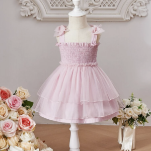 Vestido de tirantes con lazo y tul rosa