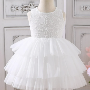 Vestido con encaje y tul blanco