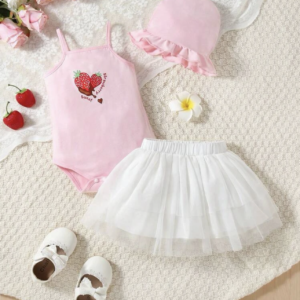 Outfit 3 piezas con estampado de fresa