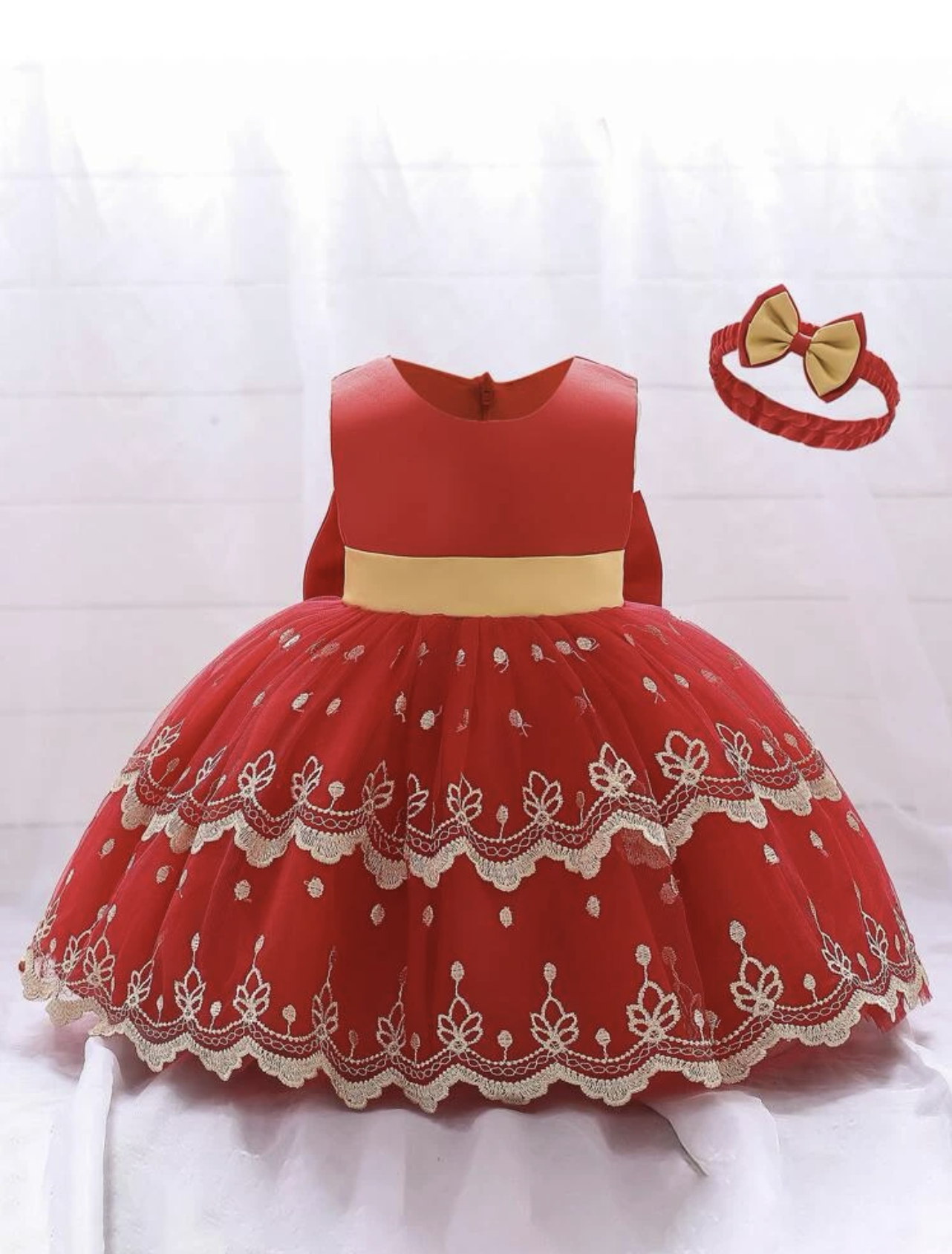 Vestido de fiesta apliques y cintillo