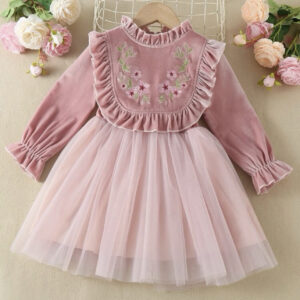 Vestido de malla con bordado floral ribete con fruncido