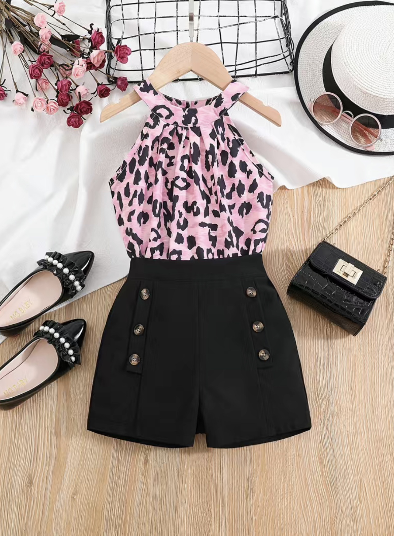 Blusa print con cuello halter y short de botones