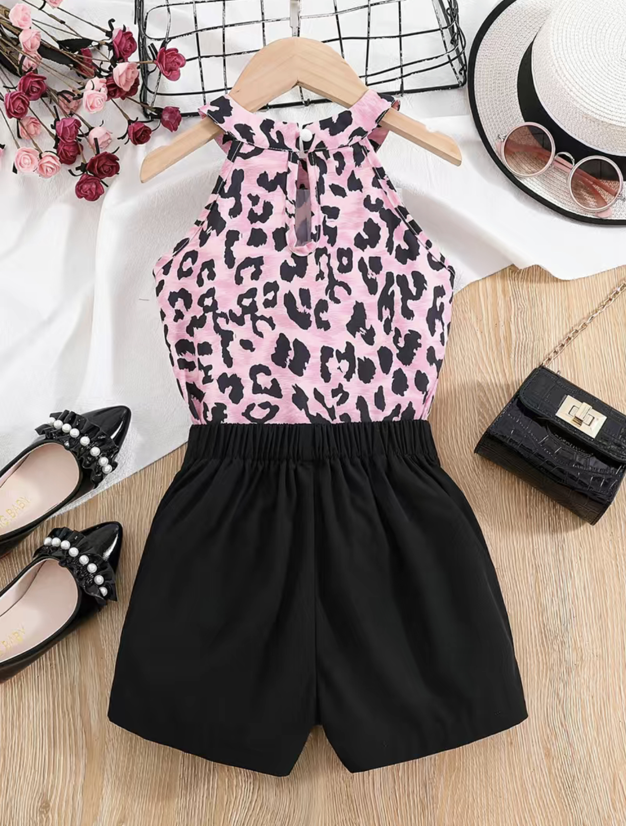 Blusa print con cuello halter y short de botones