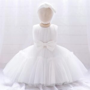 Vestido de fiesta blanco con lazo delantero y tul