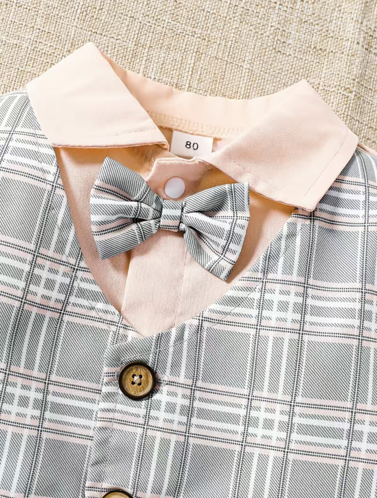 Conjunto camisa con tipo chaleco corbata y pantalón - Imagen 2