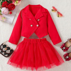 Blazer con botones y falda de malla rojo