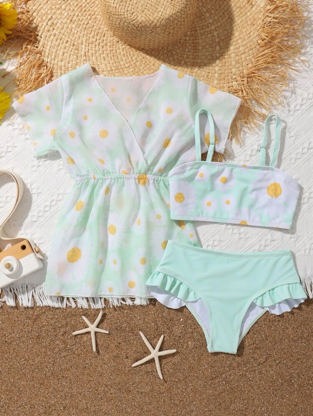Conjunto de 3 piezas floral, con volantes y kimono
