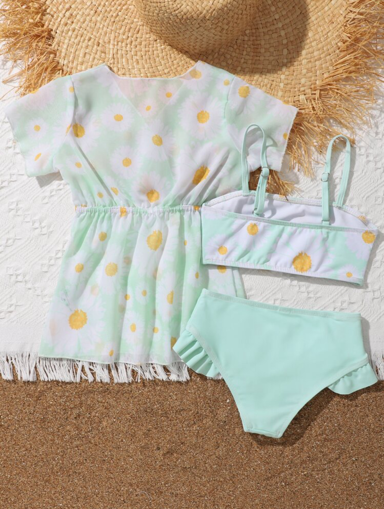 Conjunto de 3 piezas floral, con volantes y kimono