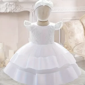 Vestido de princesa blanco con diadema
