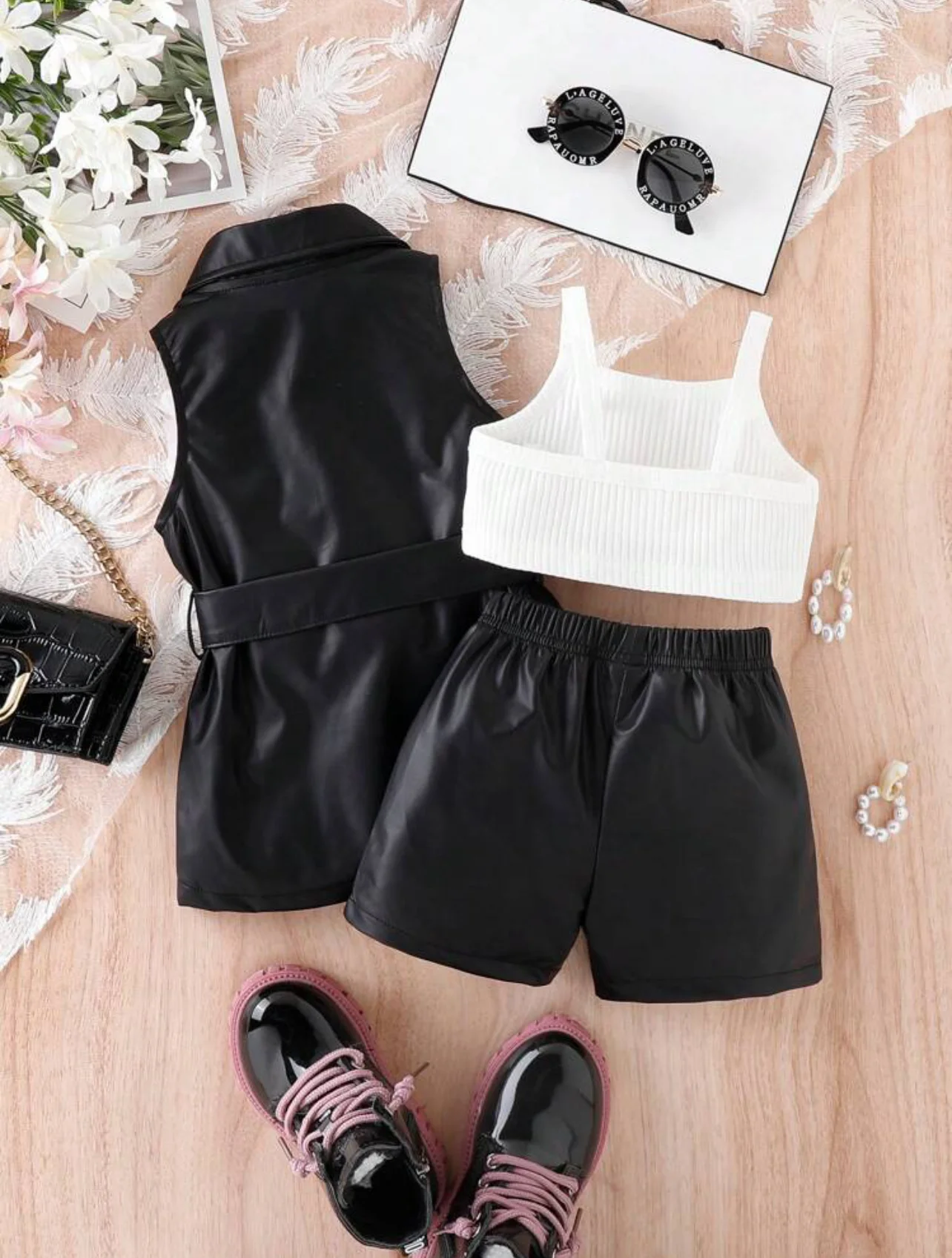 Outfit 3 piezas blusa acanalada short y chaleco largo PU
