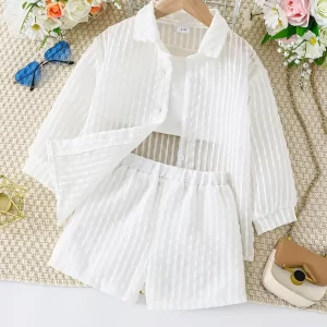 Top, camisa de manga larga con botones y shorts blanco