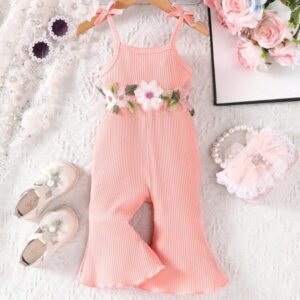 Enterizo con apliques de flores bordado con tirantes
