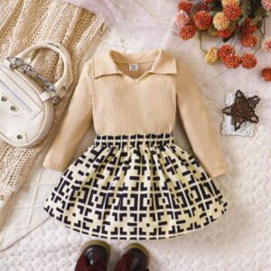 Camiseta tejido de canalé & Falda con estampado geométrico