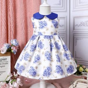Vestido casual con cuello peter pan con flores azules