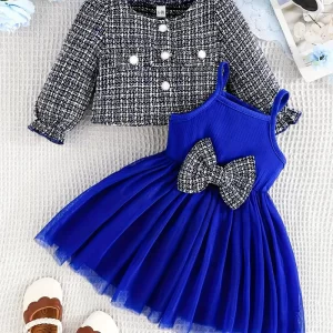 Chaqueta de Botones con vestido azul con Lazo y tul