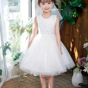 Vestido blanco hasta la rodilla de tul con detalles de encaje