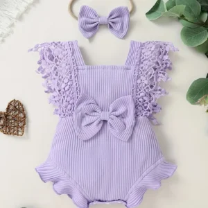 Mono de algodón lavanda, lazo y detalle de encaje floral