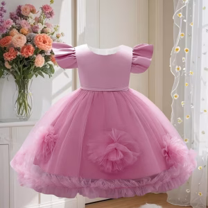 Vestido de fiesta rosa vieja con flores de tul