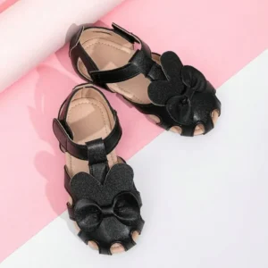 Sandalias planas de moda con punta cerrada