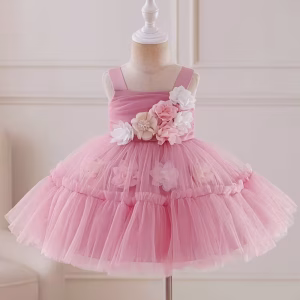 Vestido palo de rosa de tirantes con flores 3D y tul
