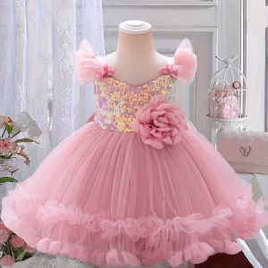 Vestido palo de rosado con detalles de lentejuelas rosa 3D