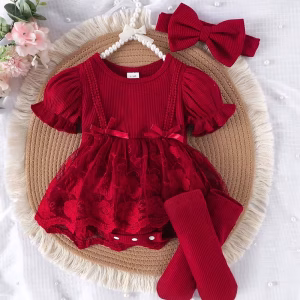 Romper vestido rojo vino waffle con cintillo y medias