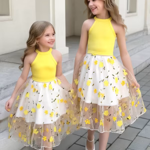 Conjunto veraniego top amarilla y falda con malla bordada