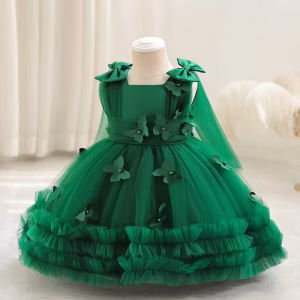 Vestido de fiesta verde con mariposa 3D y tul