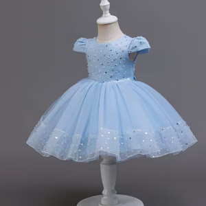 Vestido celeste de gasa y tul con termoadhesivos de estrella/luna