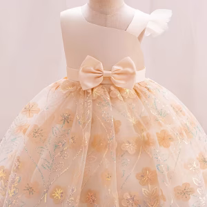 Vestido champán con tul de decoración de flores brillantes