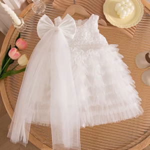Vestido blanco tutú delgado con malla floral empalmada