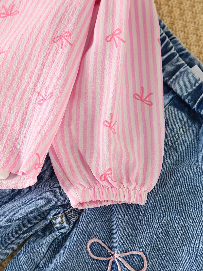 Conjunto 2 piezas camisa rosada con pantalón mezclilla bordado de lazo