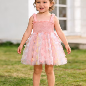 Vestido de tirantes tul rosa con aplique de mariposa