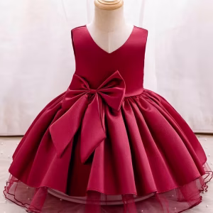Vestido de fiesta borgoña en satin y tul