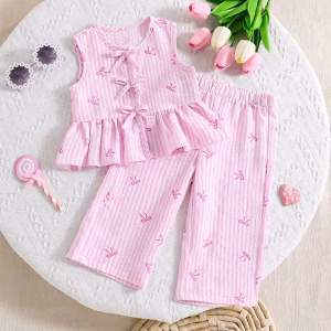 Conjunto veraniego rayado con lazos blusa y pantalón