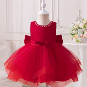 Vestido rojo de fiesta con perlas tul y lazo posterior
