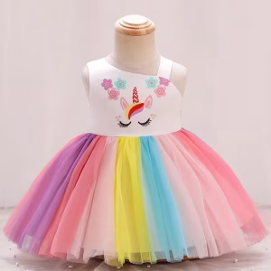 Vestido temático unicornio sublimado y tul colores vivos