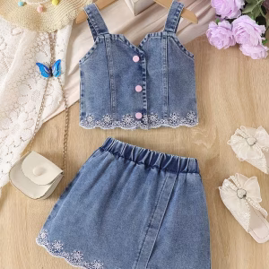 Conjunto de mezclilla camisola y falda bordada