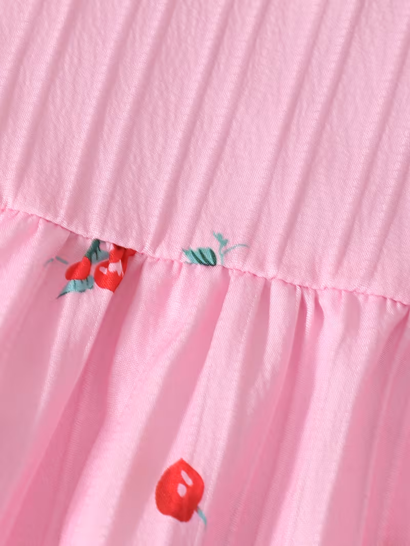 Conjunto veraniego rosado camisola y pantalón con estampado cereza