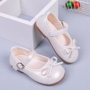 Zapato blanco marfil con lazo