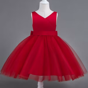 Vestido rojo vino de satín y tul